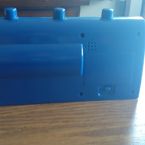 Hello kitty in New York Retro Clock Calendar - Picture 4 of 8